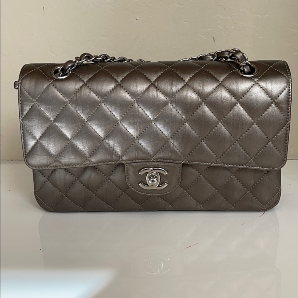 Chanel medium classic flap Metallic iridescent